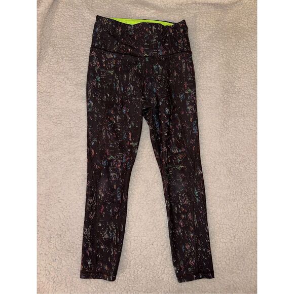 Athleta Lightning City Lights Multi Color Pattern Capri Leggings XXS EUC - Picture 1 of 11